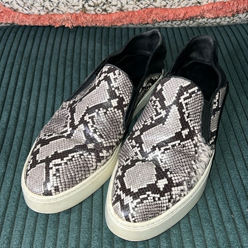 Vince Garvey‎ Snake Skin print Slip-On Sneaker 6.5